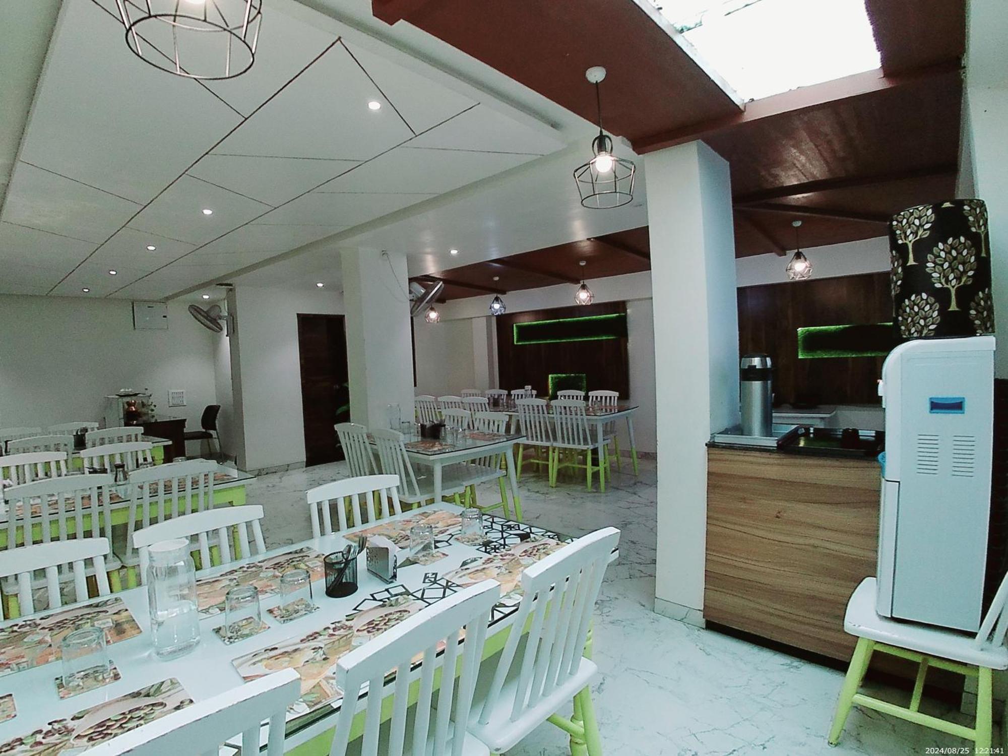 Hotel Sai Pratik, Newly Built Up, Complimentary Shuttle To The Temple Ширди Экстерьер фото